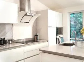 Tilehurst Villa