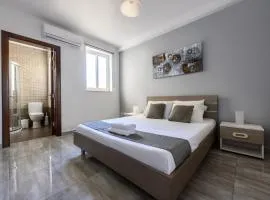 F9 Room 1, Private Double room with private bathroom in shared Flat