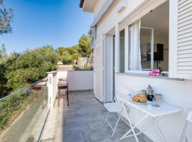 Miramare LUX Apartments, hotel v destinaci Laigueglia