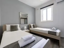 F9 Room 2, Private Room two single beds shared bathroom in shared Flat