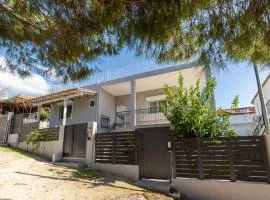Chris Guesthouses