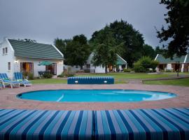 Swallows Nest Country Cottages, resort village in Stormsrivier