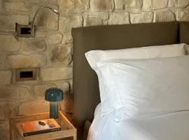 Olivia Rooms Teocrito