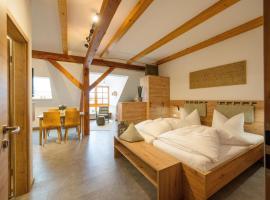 Urlaub am Regen – Ferienhof Dirnberger, Hotel in Nittenau