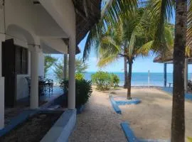 Oasis Beach Inn
