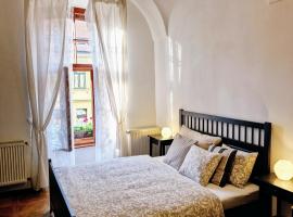 Marina Old Town Apartment with 1 free parking offsite