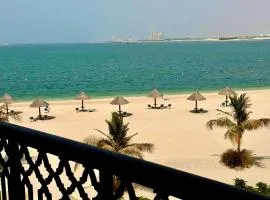 Live so close to beach - Al Marjan Island