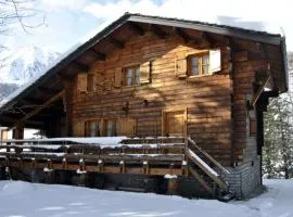 Chalet Tradizionale con bel giardino