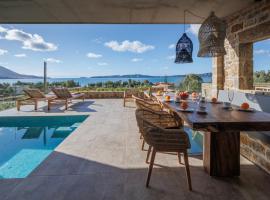 Gialova SUNSET VILLA with Seaview & Private Pool, hotel v destinaci Gialova