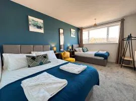 3br Home - Private Parking - Monthly Discounts