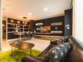 Baan PromTel ,Villa close to Nimman, Resort Pool
