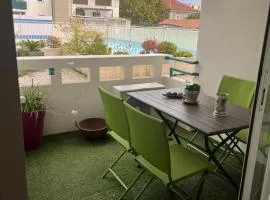 The squadra with swimming pool