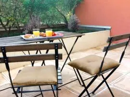 Terrasses De Saint Martin - Très Calme et Agréable avec Grande Terrasse Ombragée - Résidence Privée - Idéalement située - Parking privatif possible
