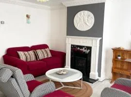 Romford Town House - 4-5 Bedroom