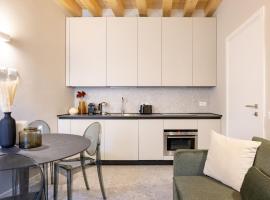 PALAZZO CIVIDALE Suite in the City Center, hotel v destinaci Vicenza