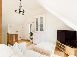 Sicca Lodge, cabin in Long Marston