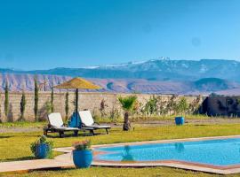 Family villa with swimming pool and a wonderful mountain view Family Only, hotel a Marrakech