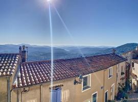 Maison sommet village avec jardin jacuzzi vue: Cabris'de bir otel