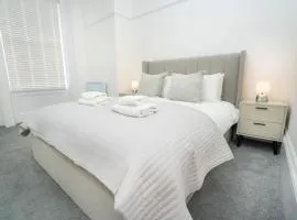 The Cheltenham Suites - Elegant 1 Bed Apartment