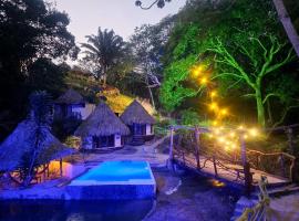 Tawaca Ecohotel, hotel with hot tubs in Calabazo