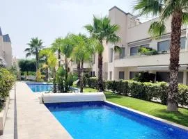 PMT01 - Modern, luxury with heated pool