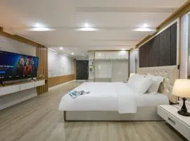 Pina Hotel - Boutique Inn