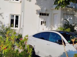 Gîte avec parking, au calme, entre Colmar-Riquewihr et Obernai ,marchés de Noël, 3 chambres, avec terrasse、シャトノワのホテル