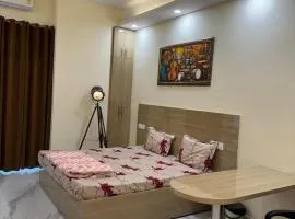 1596 Studio Apartment