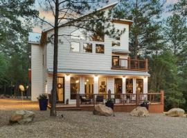 The Grinning Bear: Broken Bow şehrinde bir otel