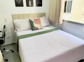 Apê perfeito no Canto do Forte, perto de tudo