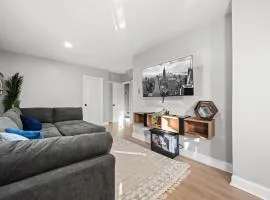 Spacious Luxe Stay Sleeps 16 20 Min to NYC