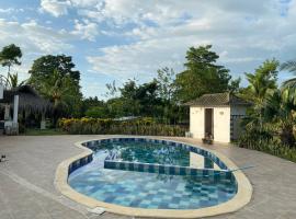 Casa Finca la Parcela, medenc&eacute;vel rendelkező hotel San Onofr&eacute;ban