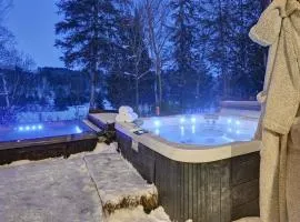 Front RIVER private BEACH 2 HOT TUBS 15 p SAUNA