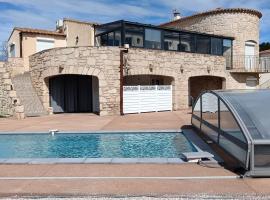 Villa Les Grenadines ETAGE, hotel in Mèze