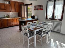 Rosemary House, hotell sihtkohas Castelnuovo del Garda