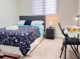 Nice Cozy Room in Thorold, close to Niagara Falls, хотел в Thorold
