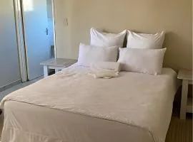 King Room, En-Suite, Near City Centre Windhoek