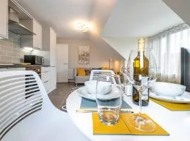 Belfast central stylish apartment free parking