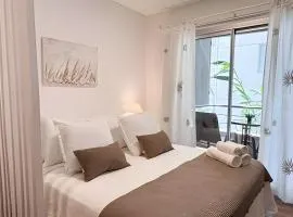 New India Apartment - p/2, con amenities, central.