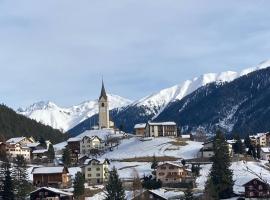 Traumwohnung in Bündner Bergen, hotel v destinaci Schmitten