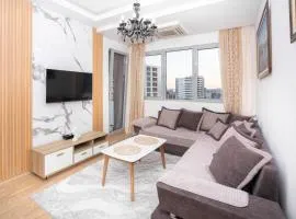City center lux 2bdr apt with garage