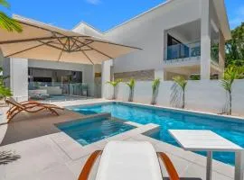 Salt - Beachfront Luxe with Private Pool