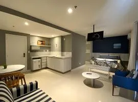 Flat moderno e exclusivo perto da Praia do Forte e Passagem