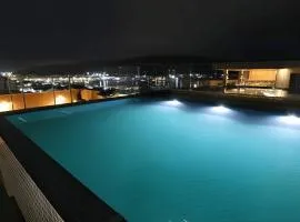 Flat com Piscina Panorâmica - Praia do Forte