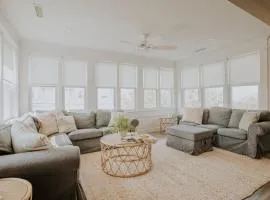 Coastal Elegance Close to Beach & Downtown