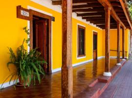 Hotel Los Artesanos，位于Villa Alegre的带热水浴缸的酒店