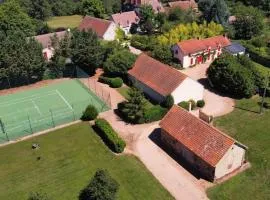 Gîte authentique avec spa, tennis et jardin paysager – Draps et ménage inclus, calme campagnard. - FR-1-489-540