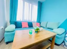 By The Sea - central with free parking