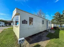 Great Seaside 8 Berth Caravan At Haven Hopton-On-Sea In Norfolk Ref 80010T
