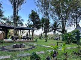 Da'kayu Glamping, hotel v destinaci Munduk